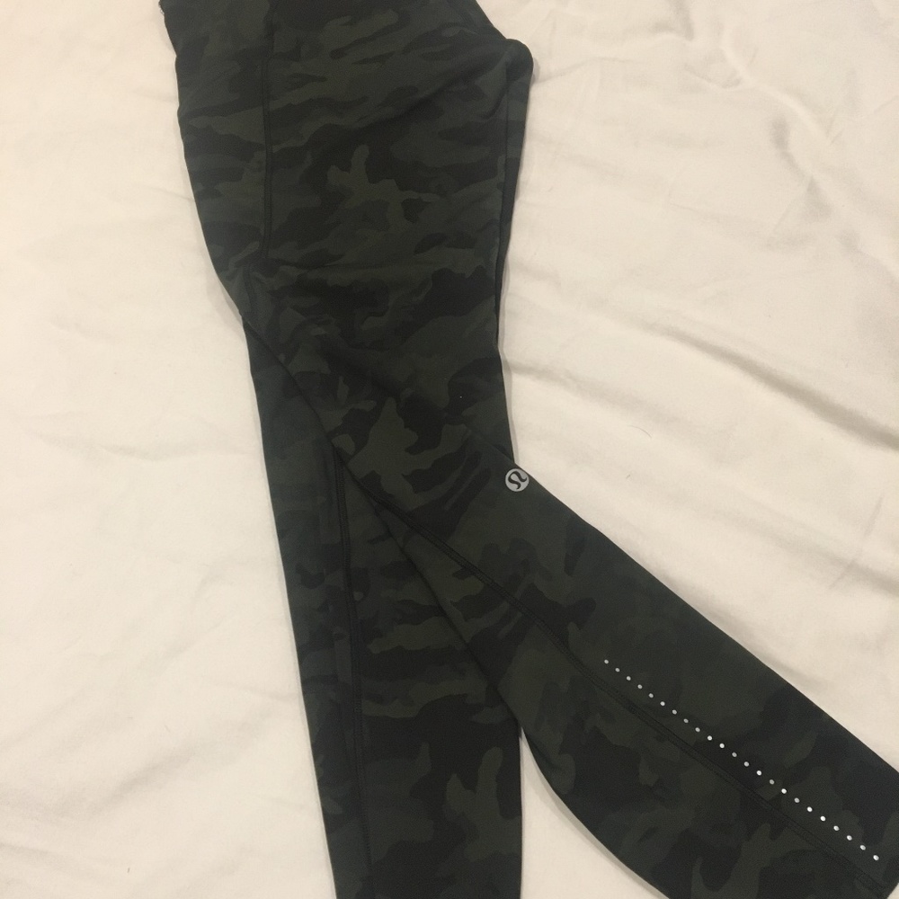 Lululemon Fast and free 28 Green Camo Hard to find